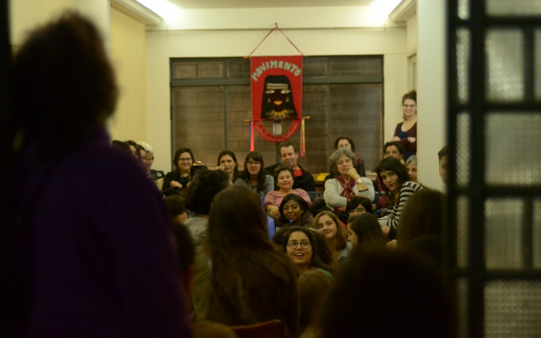 Cine-debate sobre a história do feminismo reúne mais de 50 mulheres na SOF