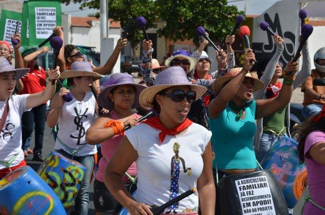 Dossiê Mulheres em marcha pela água e os bens comuns!