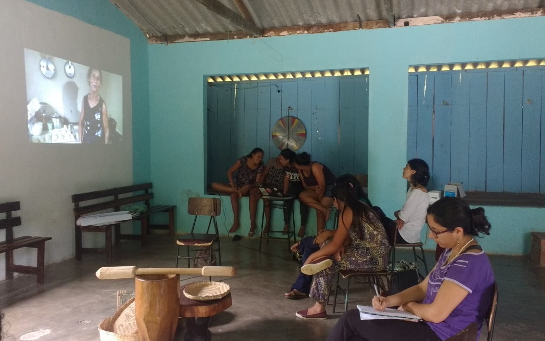 Jovens participam de oficina de comunicação em Barra do Turvo