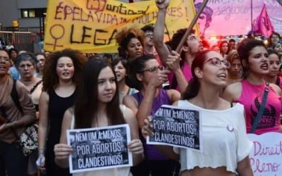 Aumento da bancada conservadora ameaça debate sobre aborto