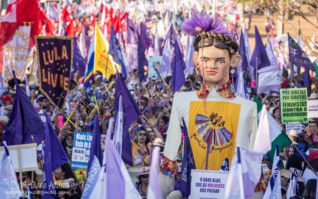 Cem mil mulheres rurais e indígenas marcham em Brasília