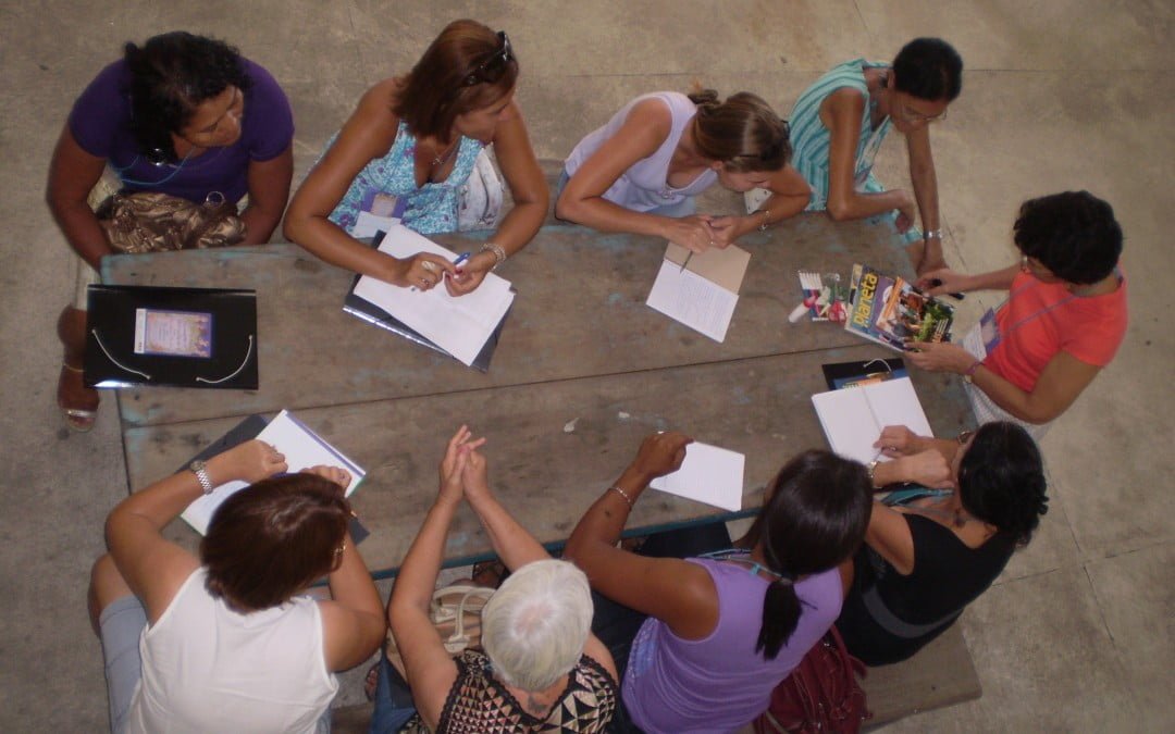Foto de atividade de formação da SOF sobre economia feminista no Espírito Santo