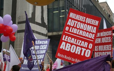 Parem de invadir os corpos das mulheres e meninas!