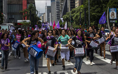 Rebeldia e força: mulheres resistem para viver e marcham para transformar