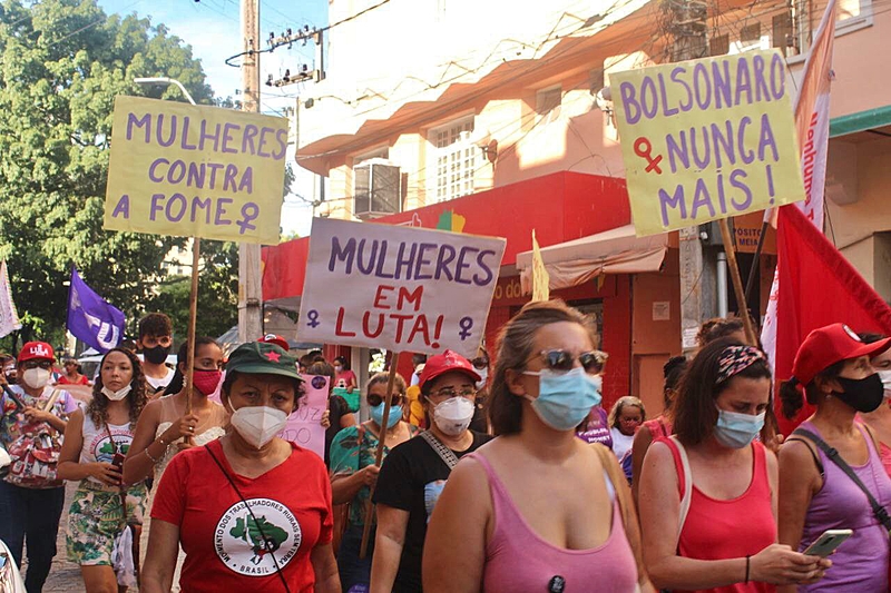 A organização feminista é fundamental para reconstruir o Brasil
