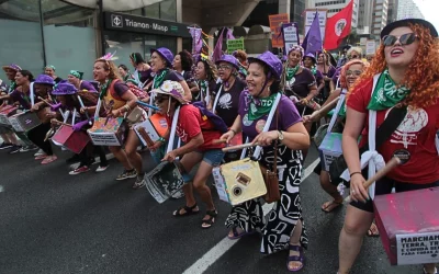 Contra narrativas de apagamento, atiçar a força criadora e disruptiva das mulheres